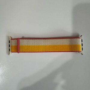 Apple Watch 45mm Maize/White Sport Loop